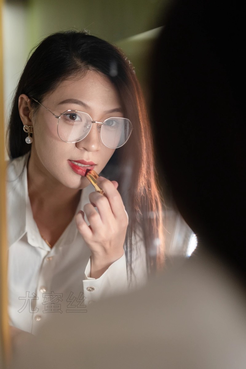 尤蜜丝专辑写真
