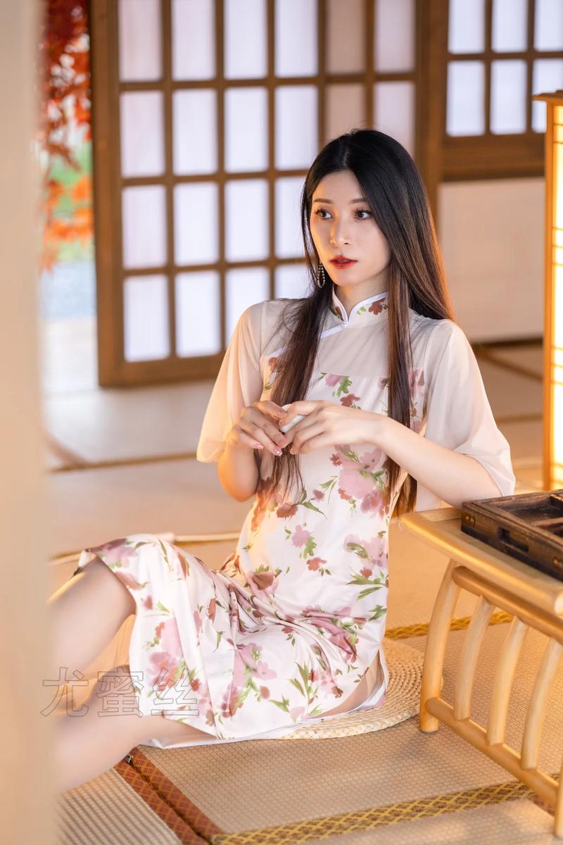 尤蜜丝专辑写真