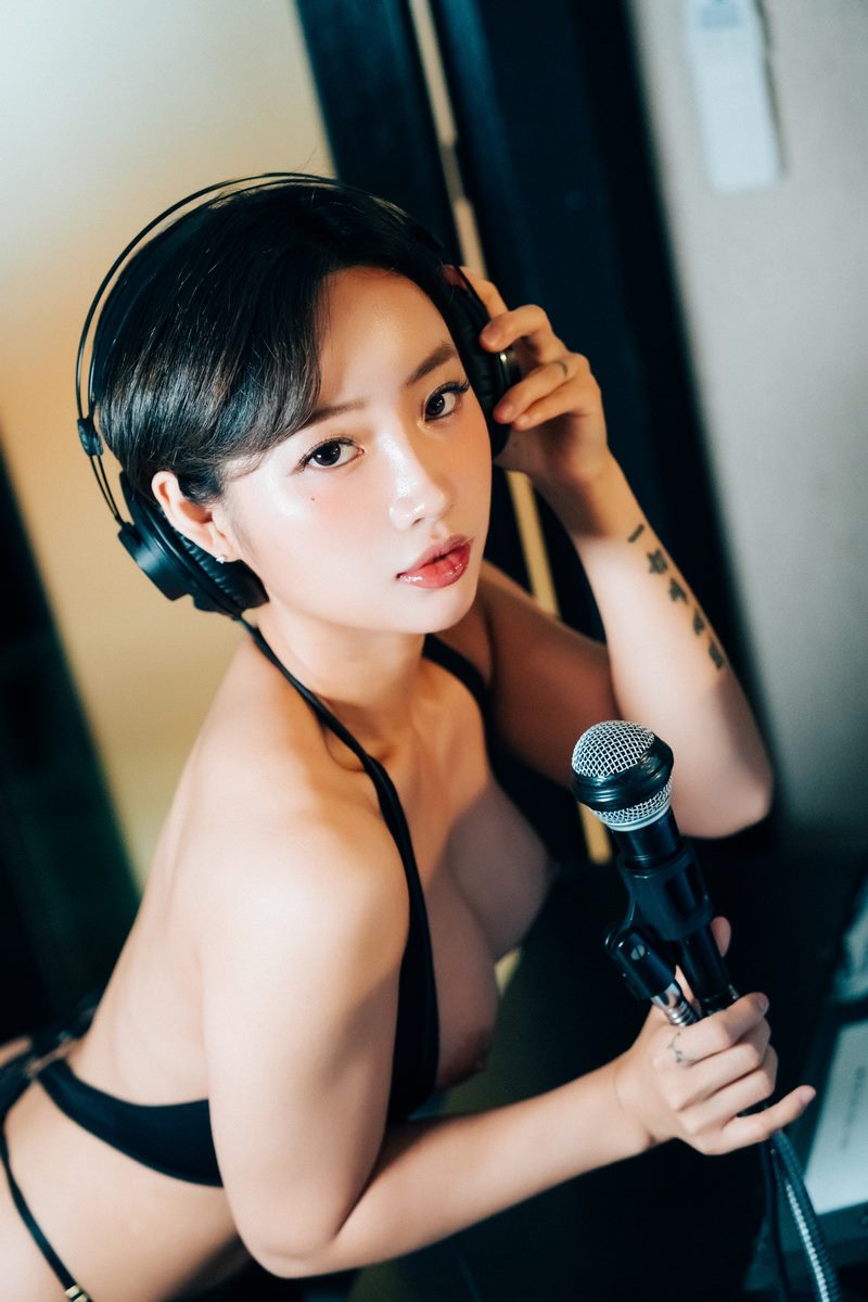 Loozy专辑写真