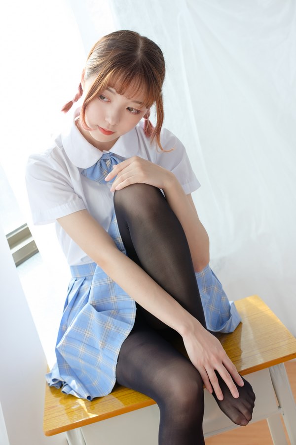 森萝财团专辑写真