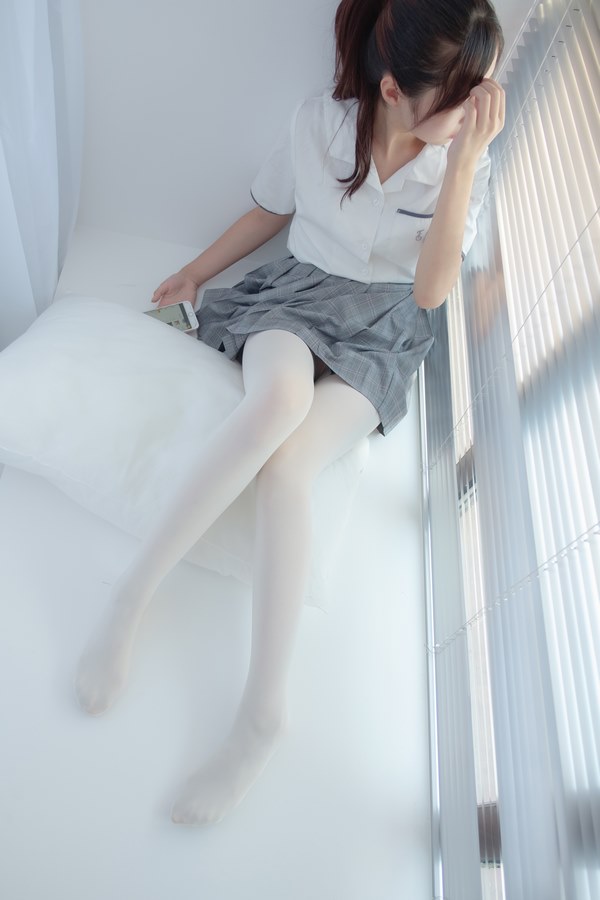 森萝财团专辑写真