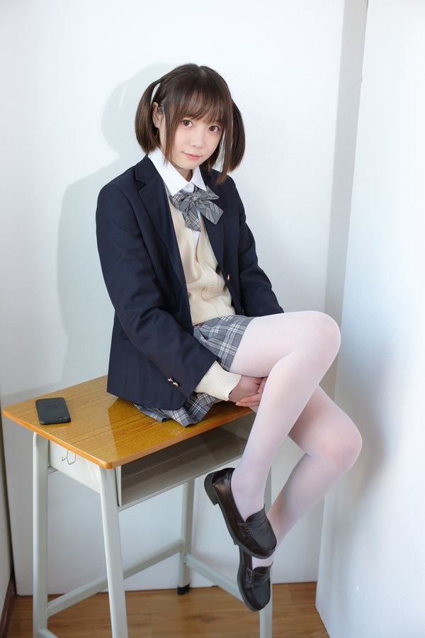 森萝财团专辑写真