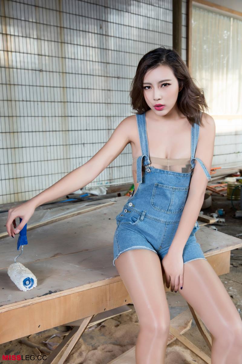MISSLEG蜜丝专辑写真